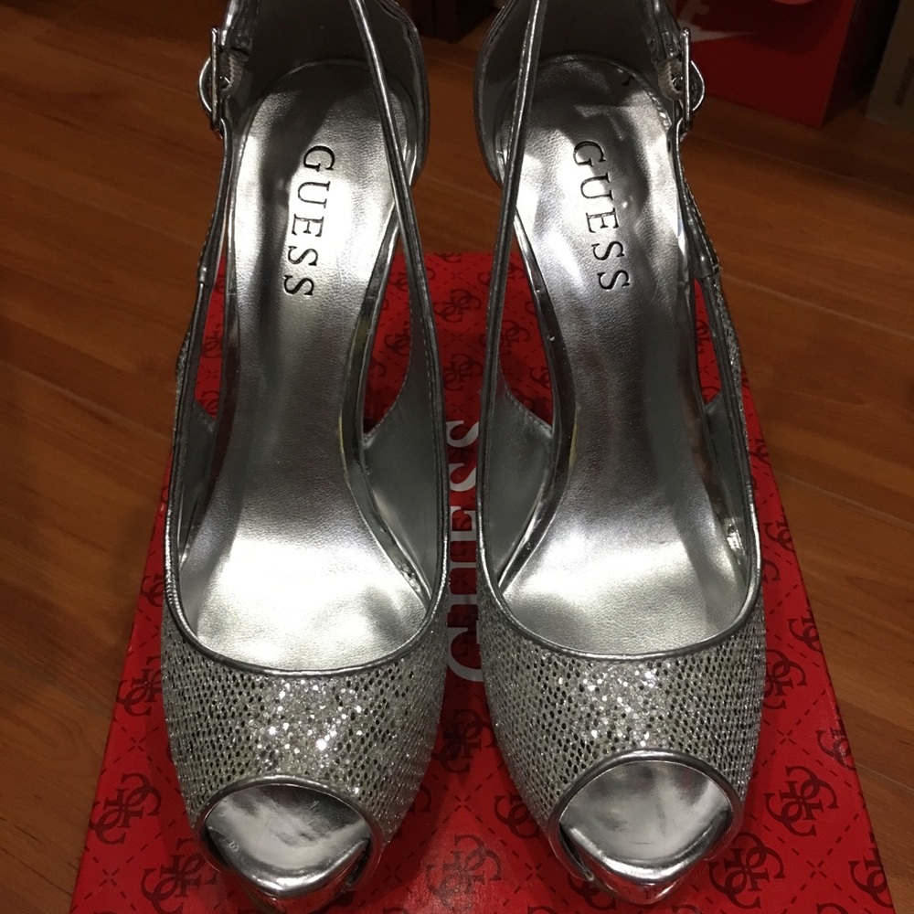 Guess Platform Pump